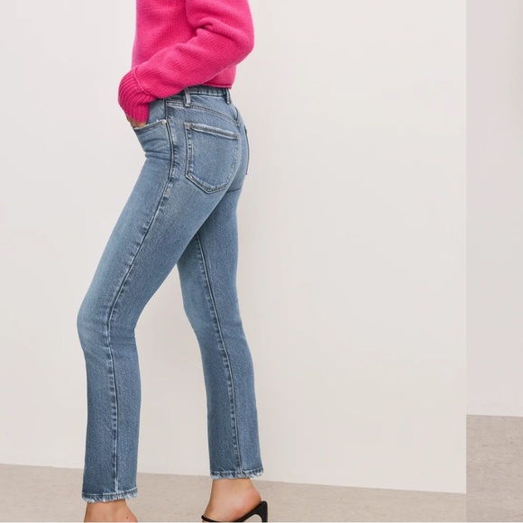 Good American Women's Straight Leg Jeans - Picture 2 of 8